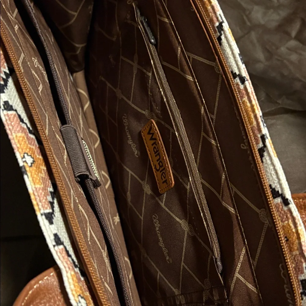Wrangler Women's Tote with Geometric Design - Cream, Brown, and yellow - Picture 3 of 4